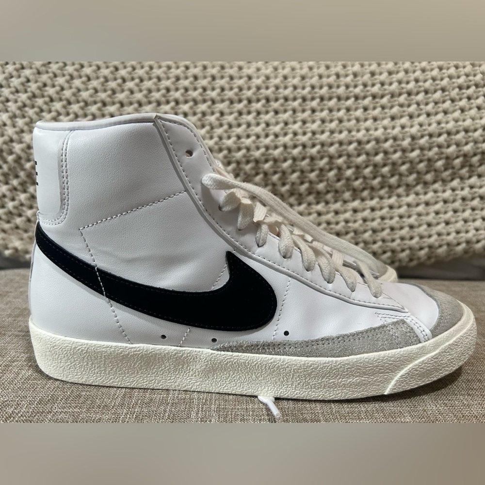 Men’s/unisex Nike Blazers size 7.5 (men’s)
